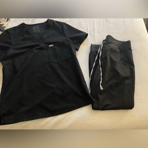 Black Figs Scrub Set